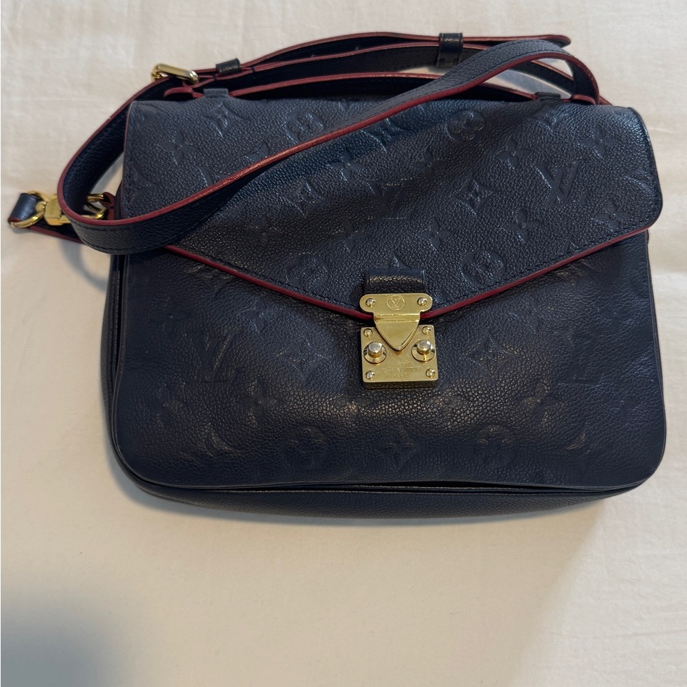 Louis Vuitton Pochette Métis